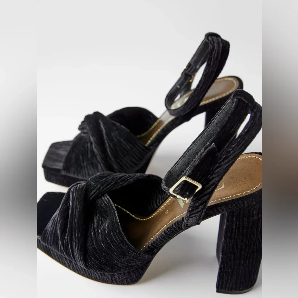 Comfortable Black Shoes - Picture 6 of 6